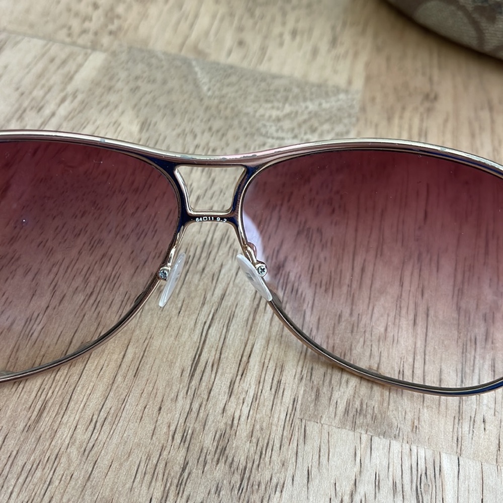 Marc Jacobs Sunglasses W/ Coach Case - Picture 10 of 17